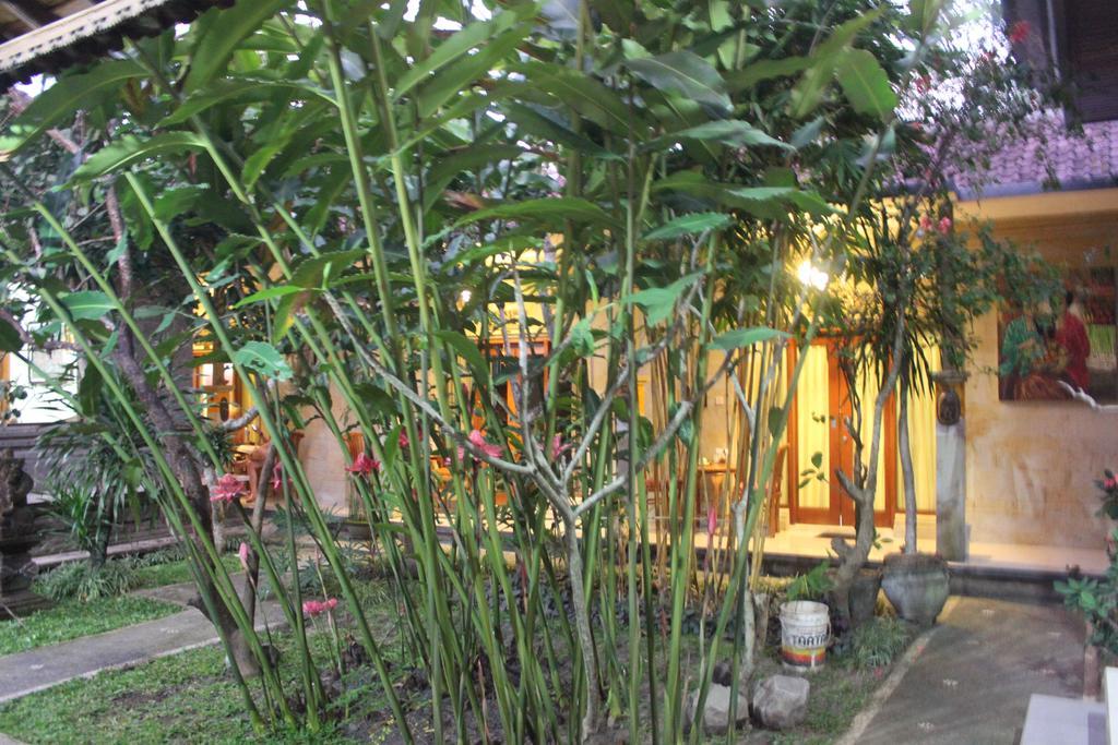 Tagel Karsa House Hotel Ubud  Exterior photo