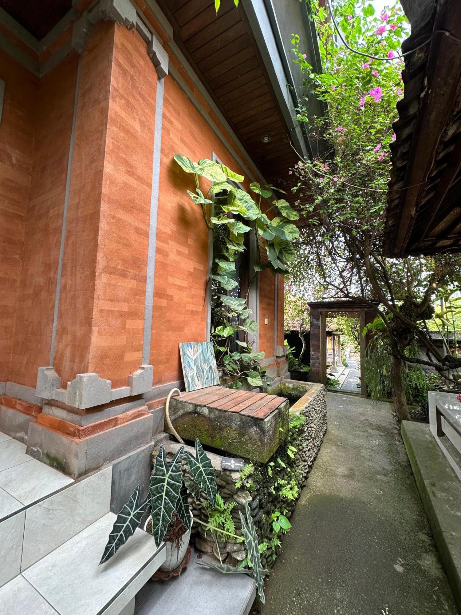 Tagel Karsa House Hotel Ubud  Exterior photo